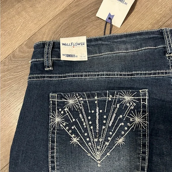 Wallflower Tomboy Fit Jeans Size 16W New - Picture 4 of 5